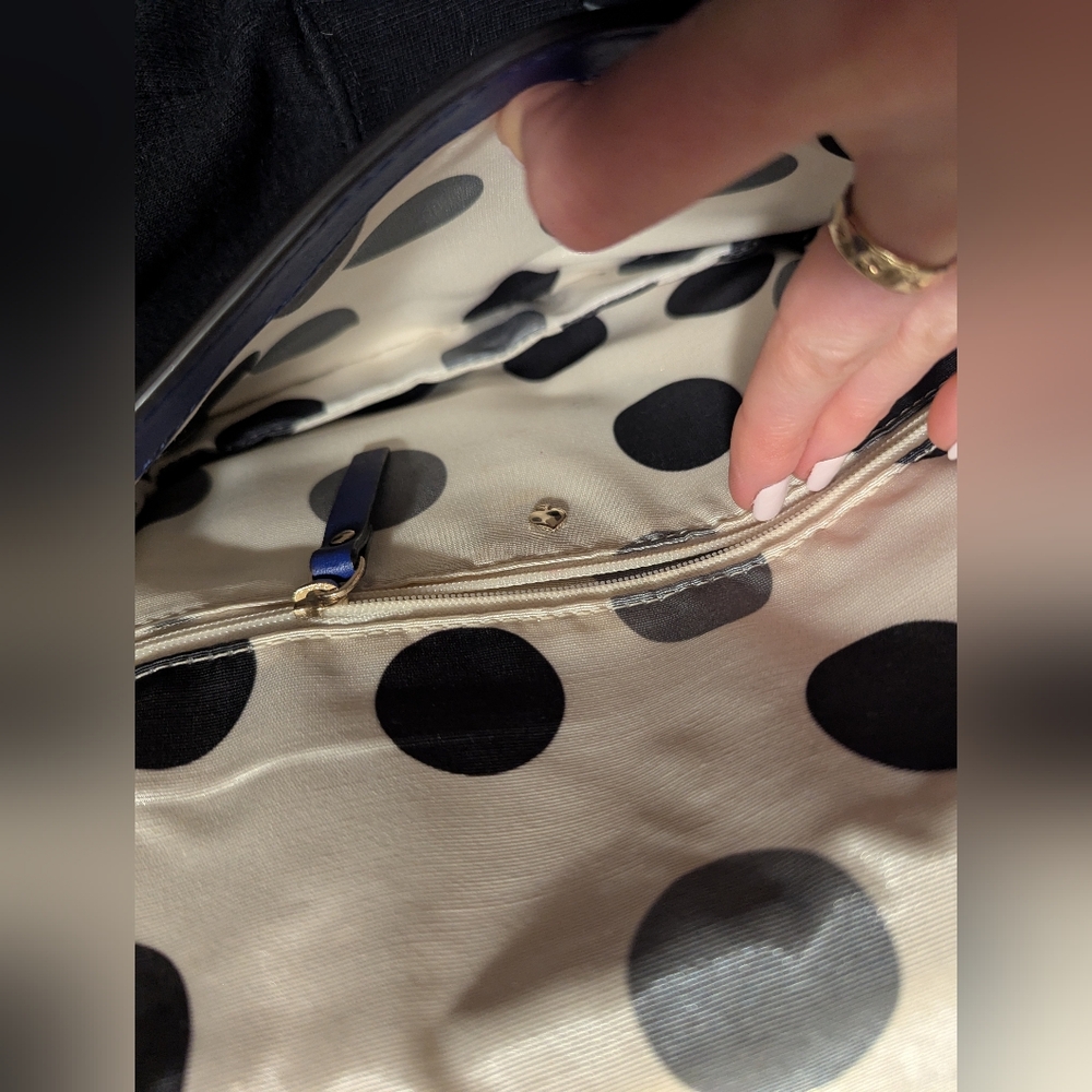 EUC Kate Spade Bow Crossbody - Picture 4 of 4